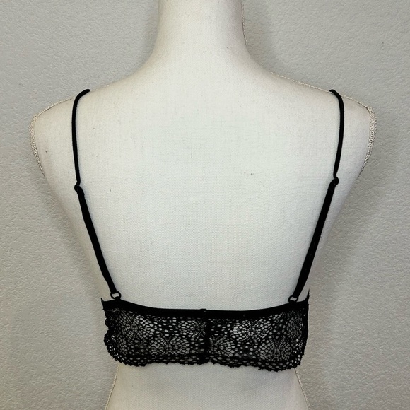 Victoria’s Secret Wireless Sexy Bralette - Picture 3 of 4